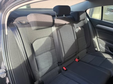 2021 Volkswagen Passat - photo 9