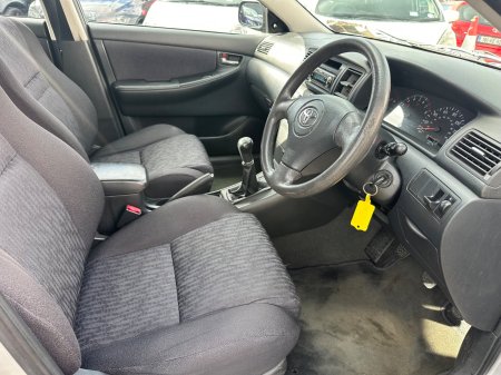 2004 Toyota Corolla - photo 5