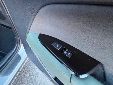 2025 Kia Sportage - photo 11