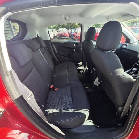 2017 Peugeot 208 - photo 14