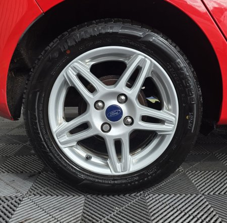 2014 Ford Fiesta - photo 9