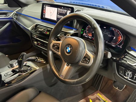 2023 BMW 5-Series - photo 16