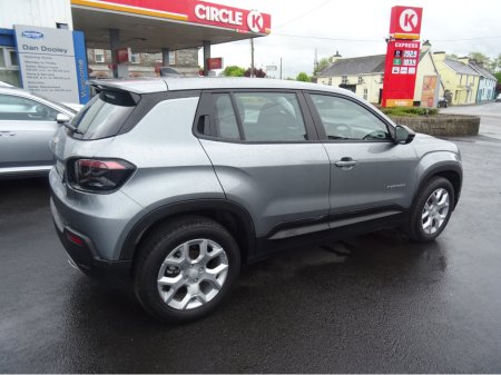 2025 Jeep Avenger - photo 12