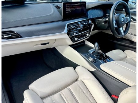 2022 BMW 5-Series - photo 13