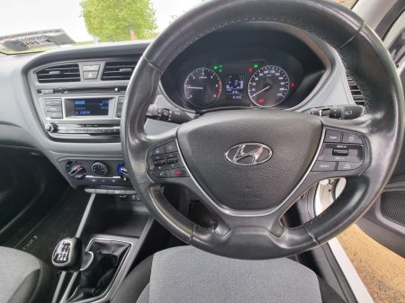 2016 Hyundai i20 - photo 20