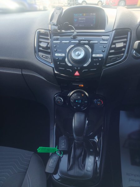 2014 Ford Fiesta - photo 17