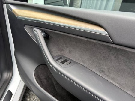 2022 Tesla Model Y - photo 13