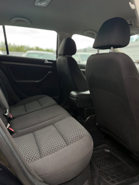 2011 Volkswagen Golf - photo 25