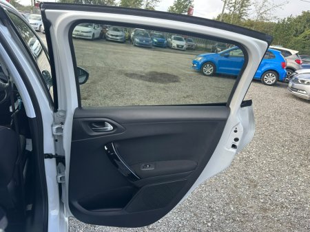 2017 Peugeot 208 - photo 11