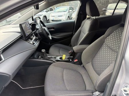 2025 Toyota Corolla - photo 6