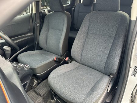 2017 Toyota Sienta - photo 21