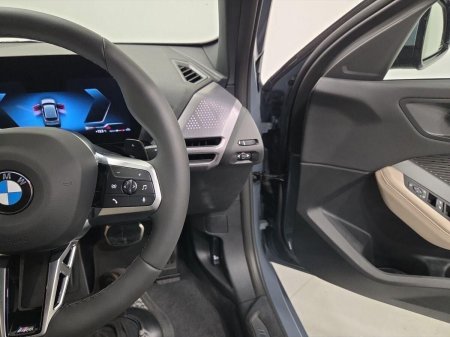 2026 BMW 1-Series - photo 17