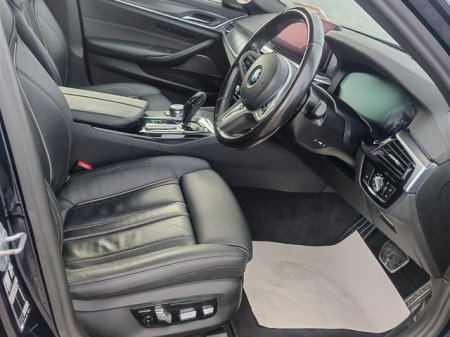 2023 BMW 5-Series - photo 8