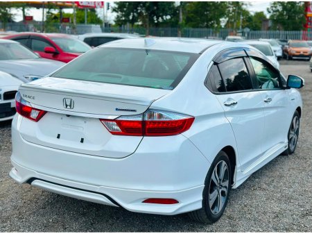 2016 Honda Grace - photo 4