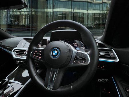 2022 BMW 3-Series - photo 16