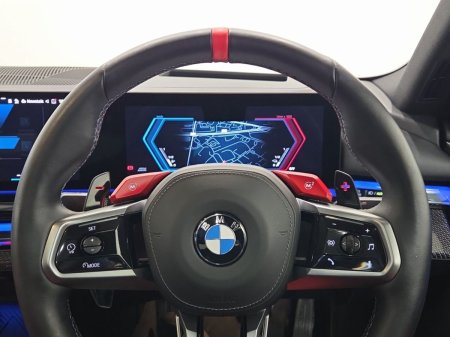 2025 BMW M5 - photo 9