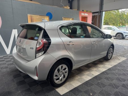 2021 Toyota Aqua - photo 3