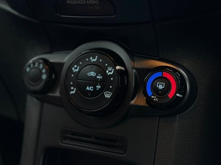 2015 Ford Fiesta - photo 9