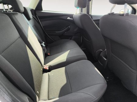 2017 Ford Focus - photo 16