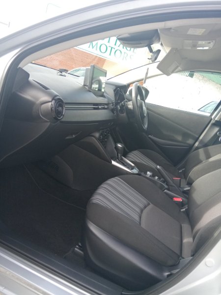 2017 Mazda Demio - photo 12