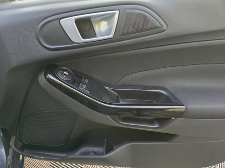 2014 Ford Fiesta - photo 19