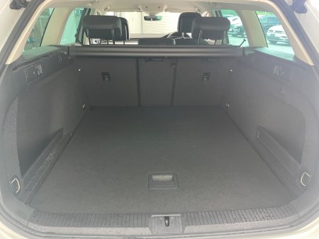 2019 Volkswagen Passat - photo 12