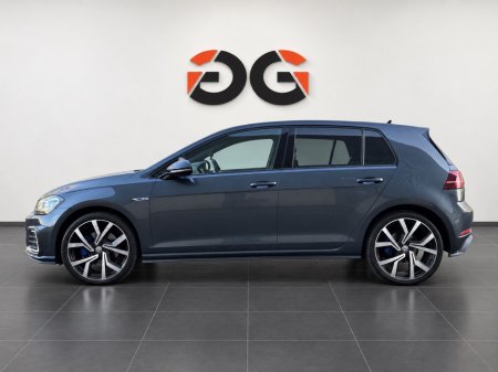 2020 Volkswagen Golf - photo 2