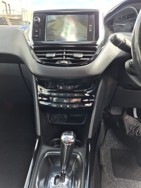 2017 Peugeot 2008 - photo 14