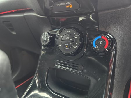 2014 Ford Fiesta - photo 15