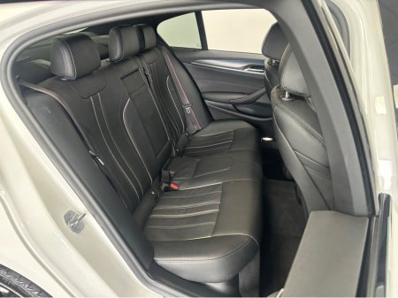 2021 BMW 5-Series - photo 21