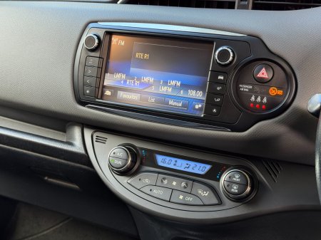 2015 Toyota Yaris - photo 15