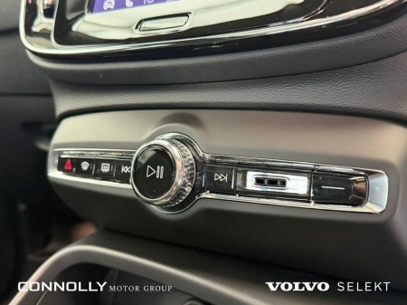 2025 Volvo EX40 - photo 24