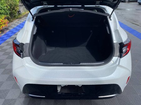 2025 Toyota Corolla - photo 13