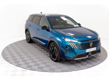 2026 Peugeot 5008 E-Allure 72kWh 210HP