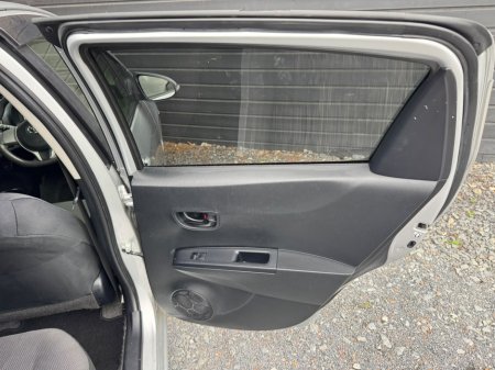 2013 Toyota Yaris - photo 15