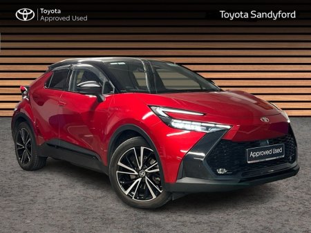 2025 Toyota C-HR TOP SPEC SOL PHEV // PANORAMIC ROOF // HEATED PART LEATHER SEATS // APPLE CARPLAY/ANDROID AUTO // MA