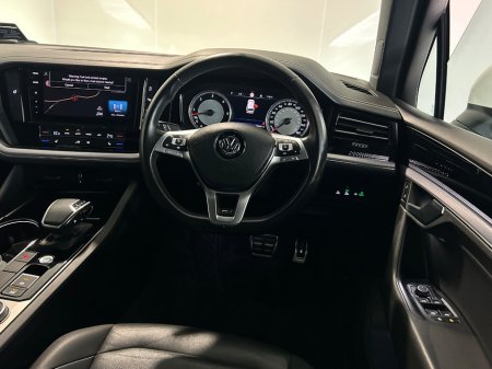 2019 Volkswagen Touareg - photo 24