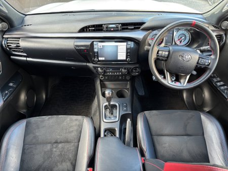 2024 Toyota Hilux - photo 12