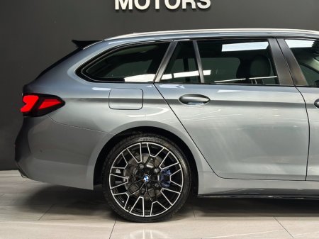 2022 BMW 5-Series - photo 9