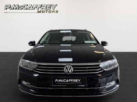 2018 Volkswagen Passat - photo 2