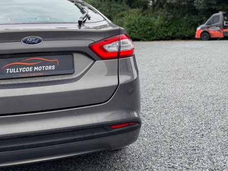 2015 Ford Mondeo - photo 12