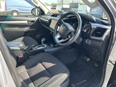 2025 Toyota Hilux - photo 7