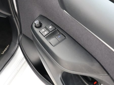 2023 Toyota Yaris - photo 16