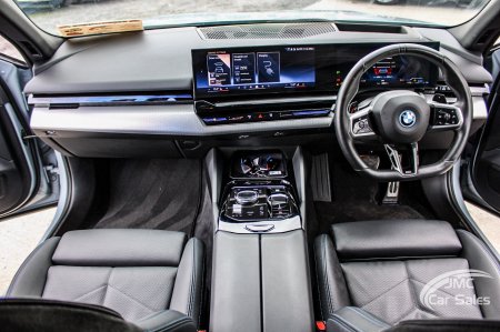 2024 BMW 5-Series - photo 39