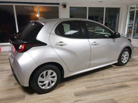 2021 Toyota Yaris - photo 3