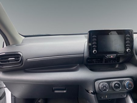 2023 Toyota Yaris - photo 8