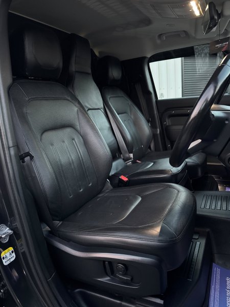 2021 Land Rover Defender - photo 7