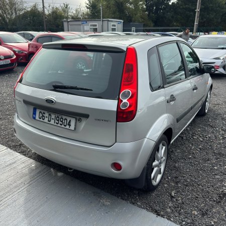 2006 Ford Fiesta - photo 9