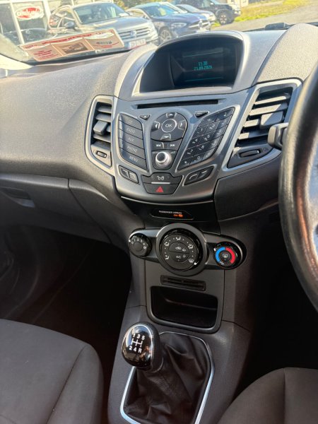 2015 Ford Fiesta - photo 9