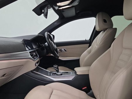 2022 BMW 3-Series - photo 7